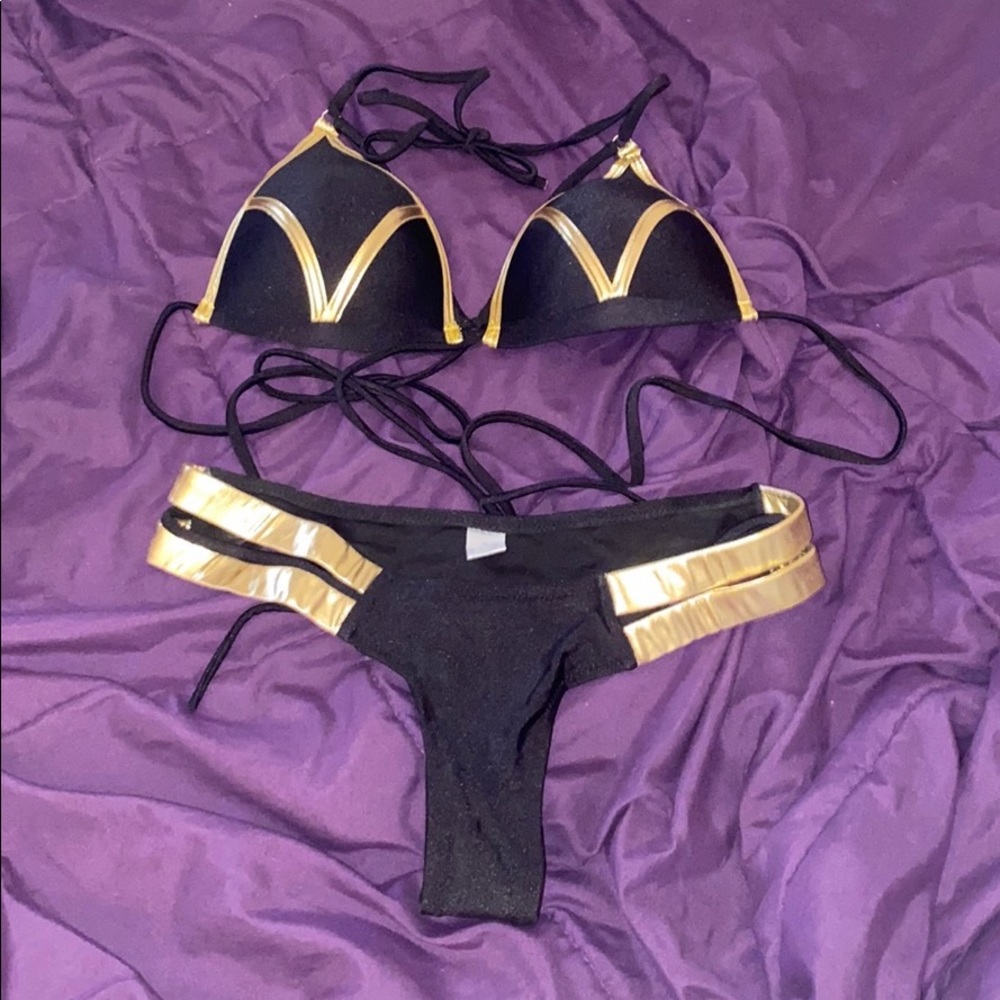 Sexy strappy Brazilian bikini. New. Black/Gold L